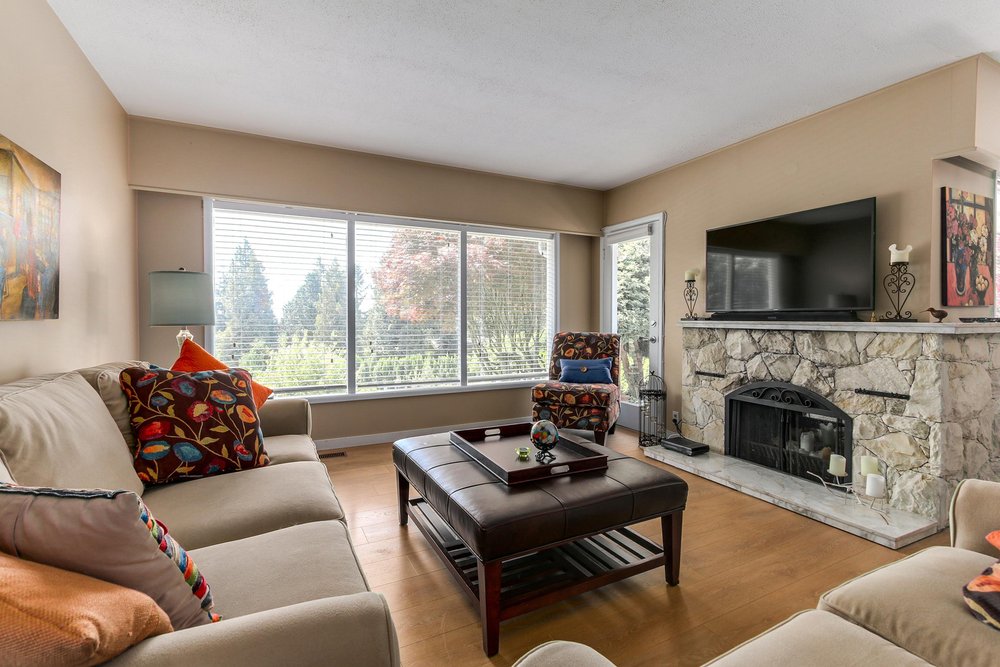 1570 Rena Crescent, Queens, West Vancouver 3
