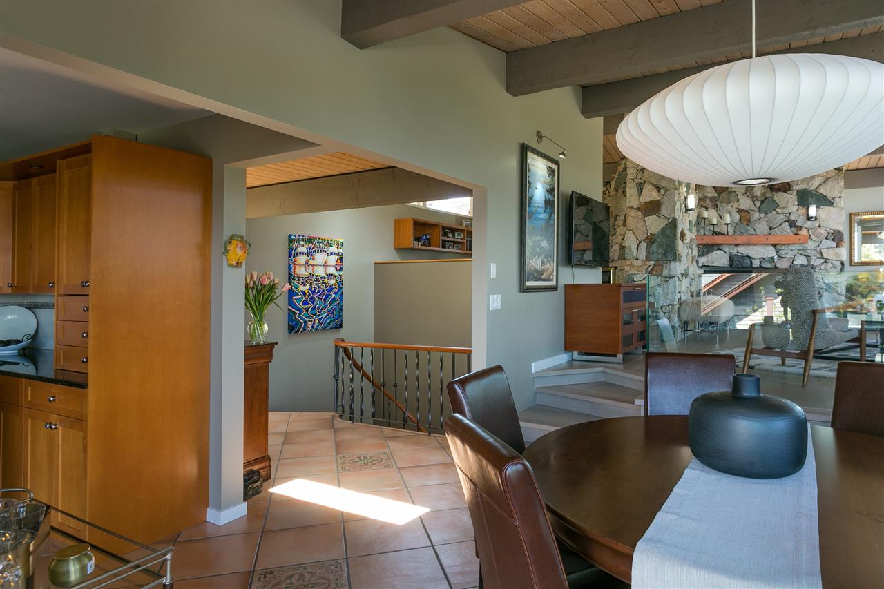 6625 Madrona Crescent, Horseshoe Bay 11