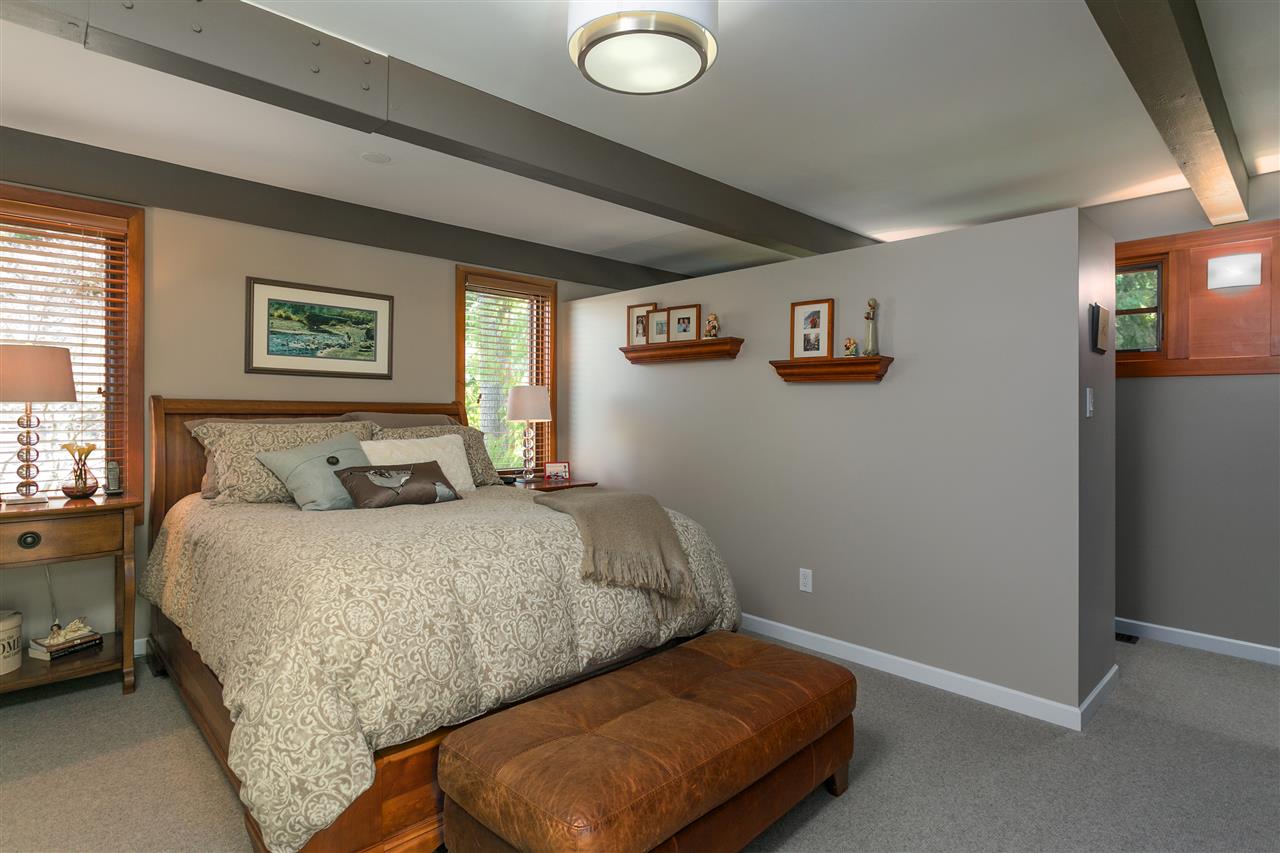 6625 Madrona Crescent, Horseshoe Bay 13