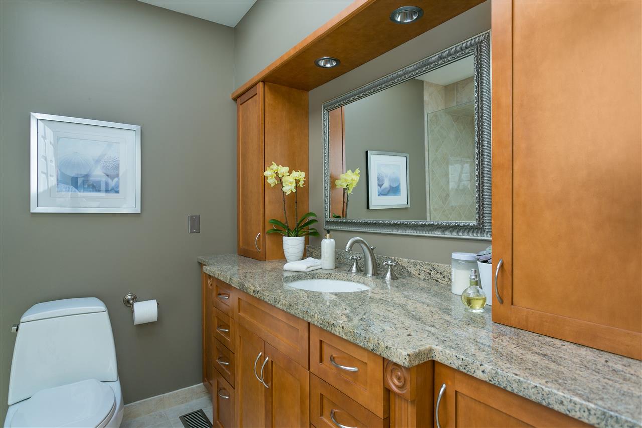 6625 Madrona Crescent, Horseshoe Bay 15