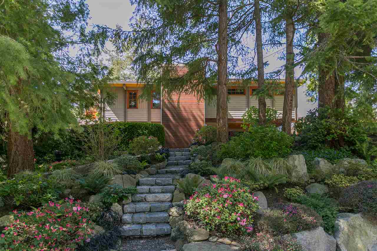 6625 Madrona Crescent, Horseshoe Bay 19