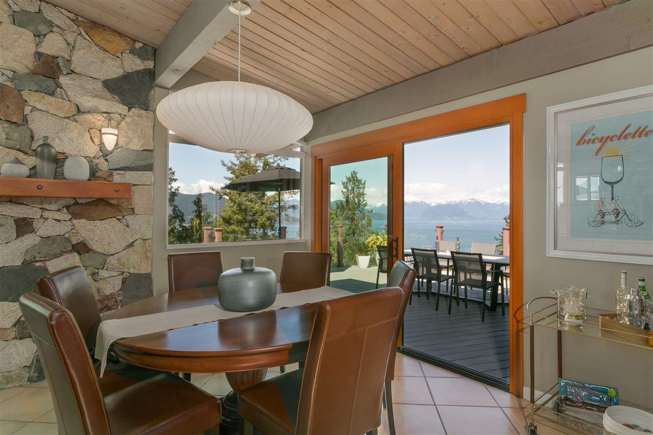 6625 Madrona Crescent, Horseshoe Bay 9