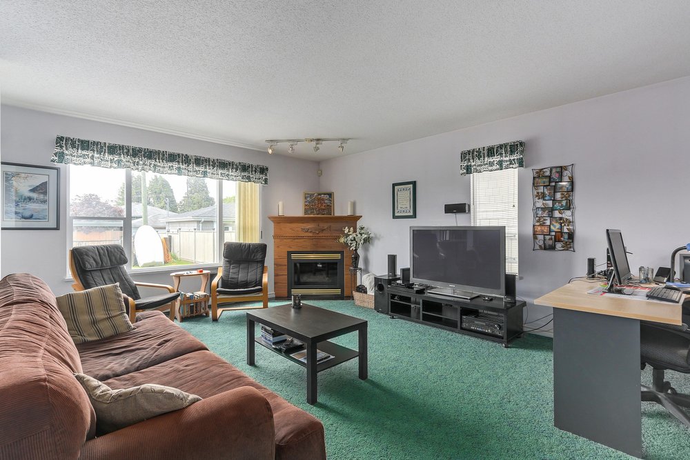 625 East 17th Street, North Vancouver 13