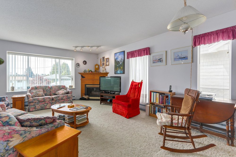 625 East 17th Street, North Vancouver 2