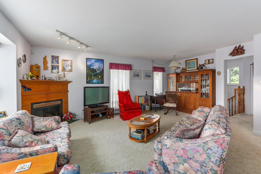 625 East 17th Street, North Vancouver 3