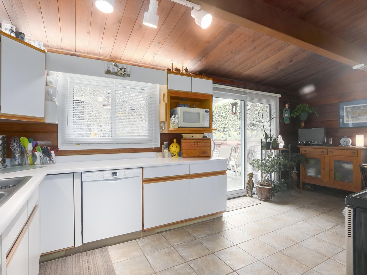 6348 Chatham Street, West Vancouver 9