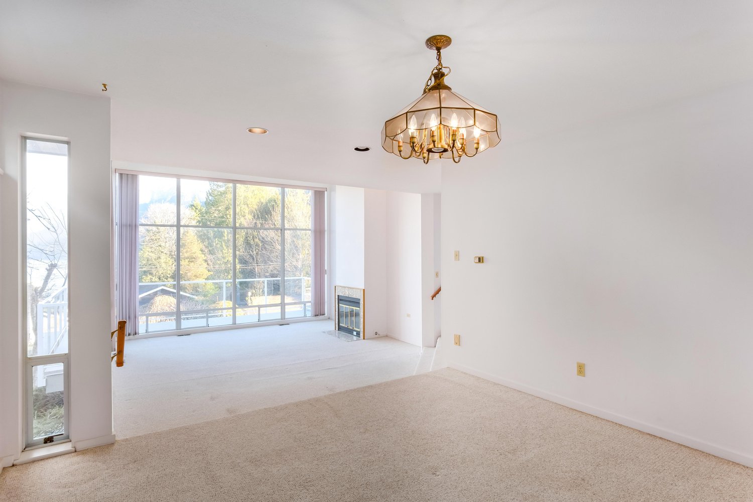 6438 Rosebery Ave 10