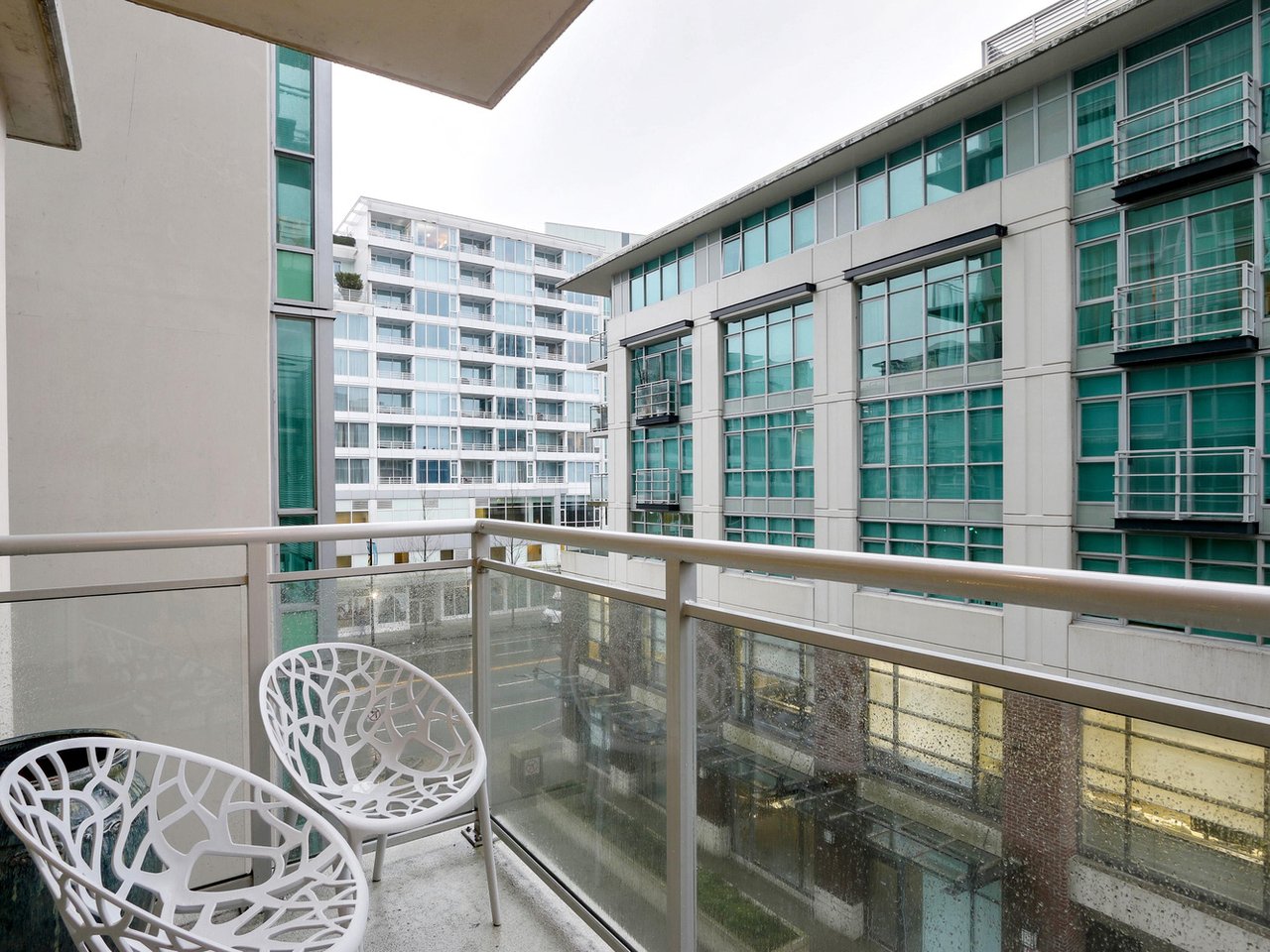 406 138 E Esplanade 13