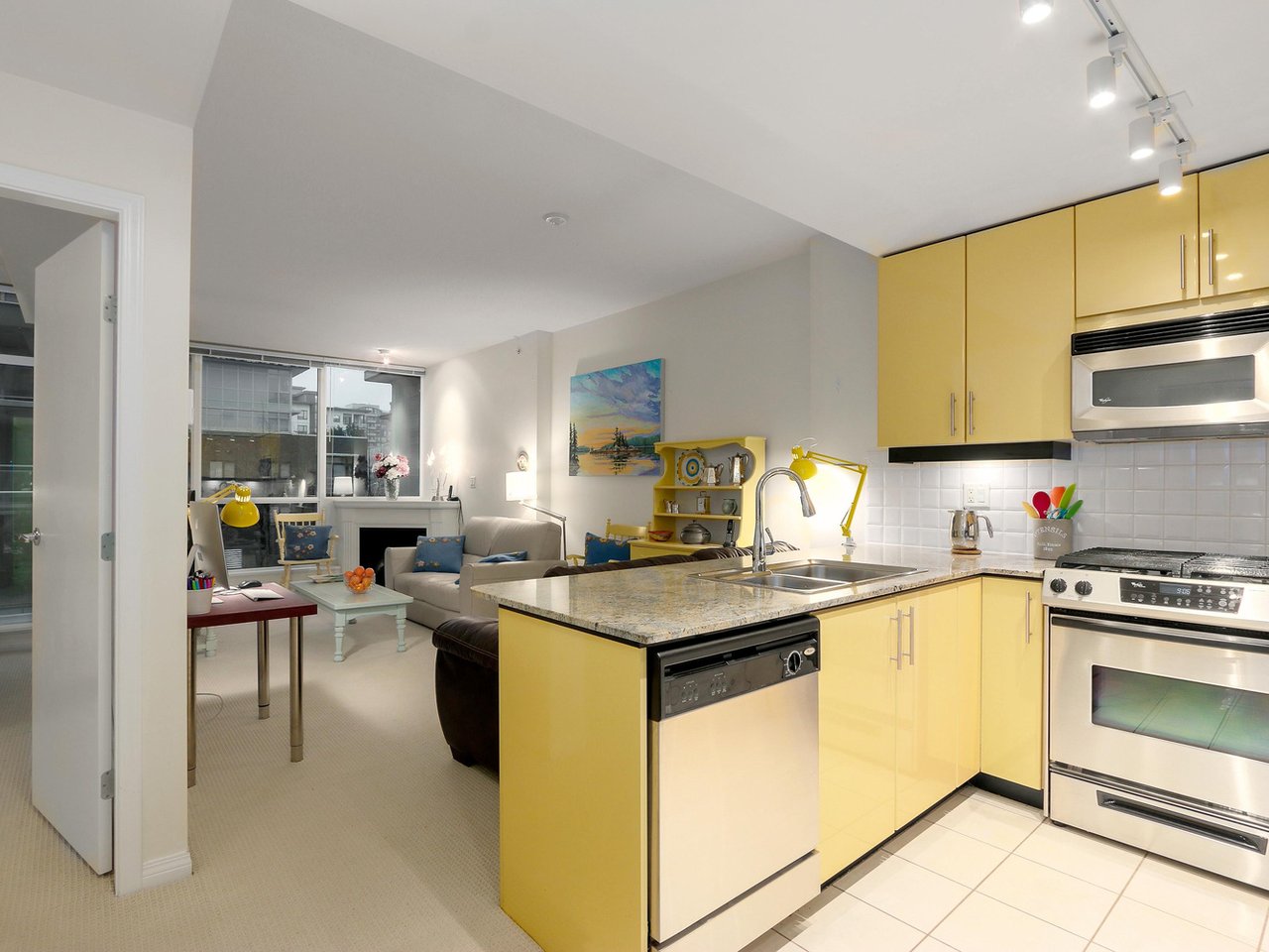 406 138 E Esplanade 4