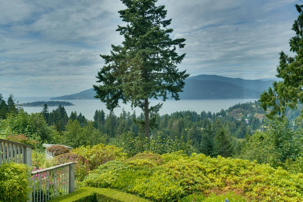 5236 Meadfeild Road, West Vancouver
