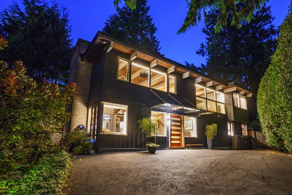 6435 Wellington Ave, West Vancouver