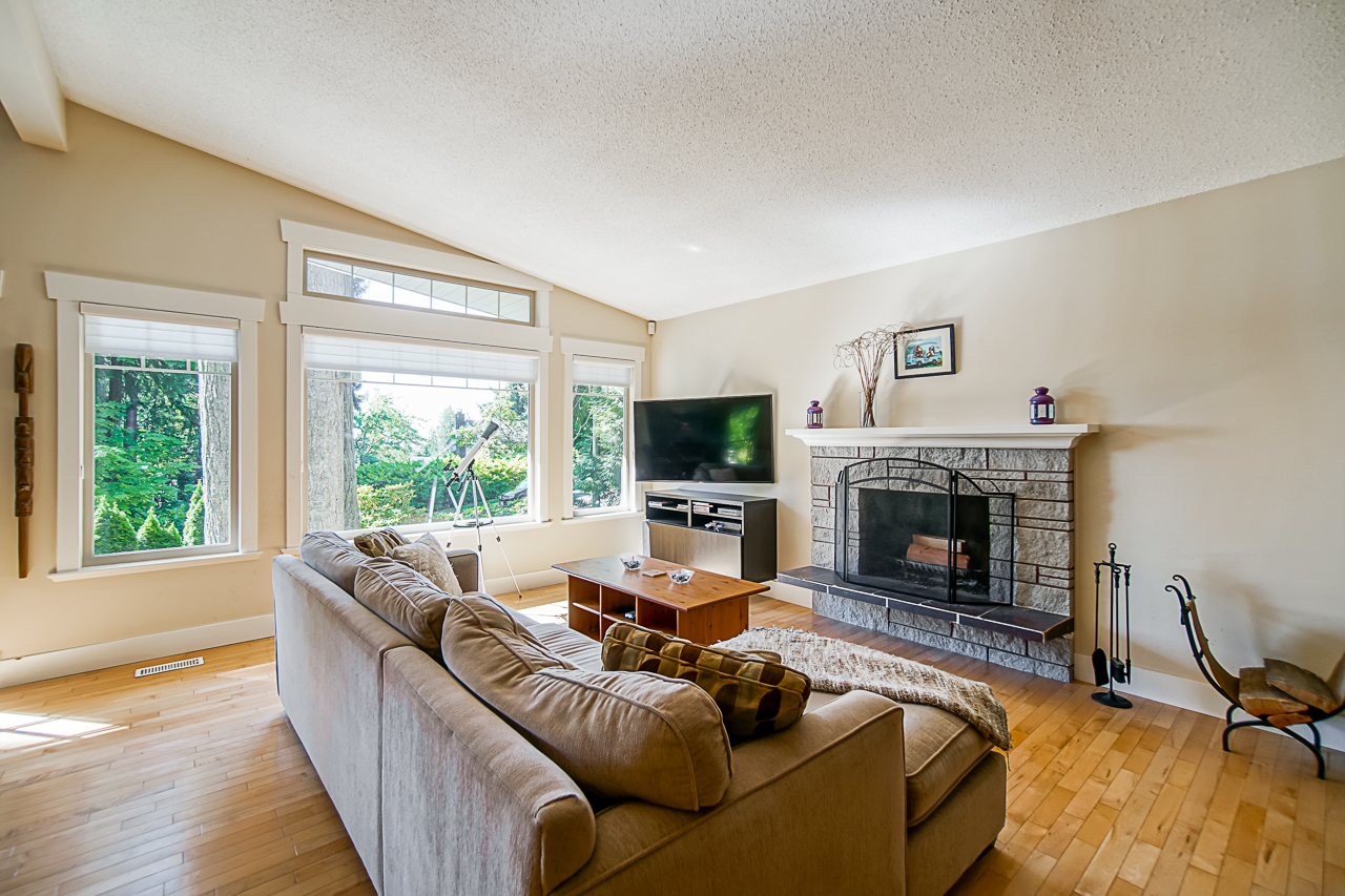 686 E Kings Road 42