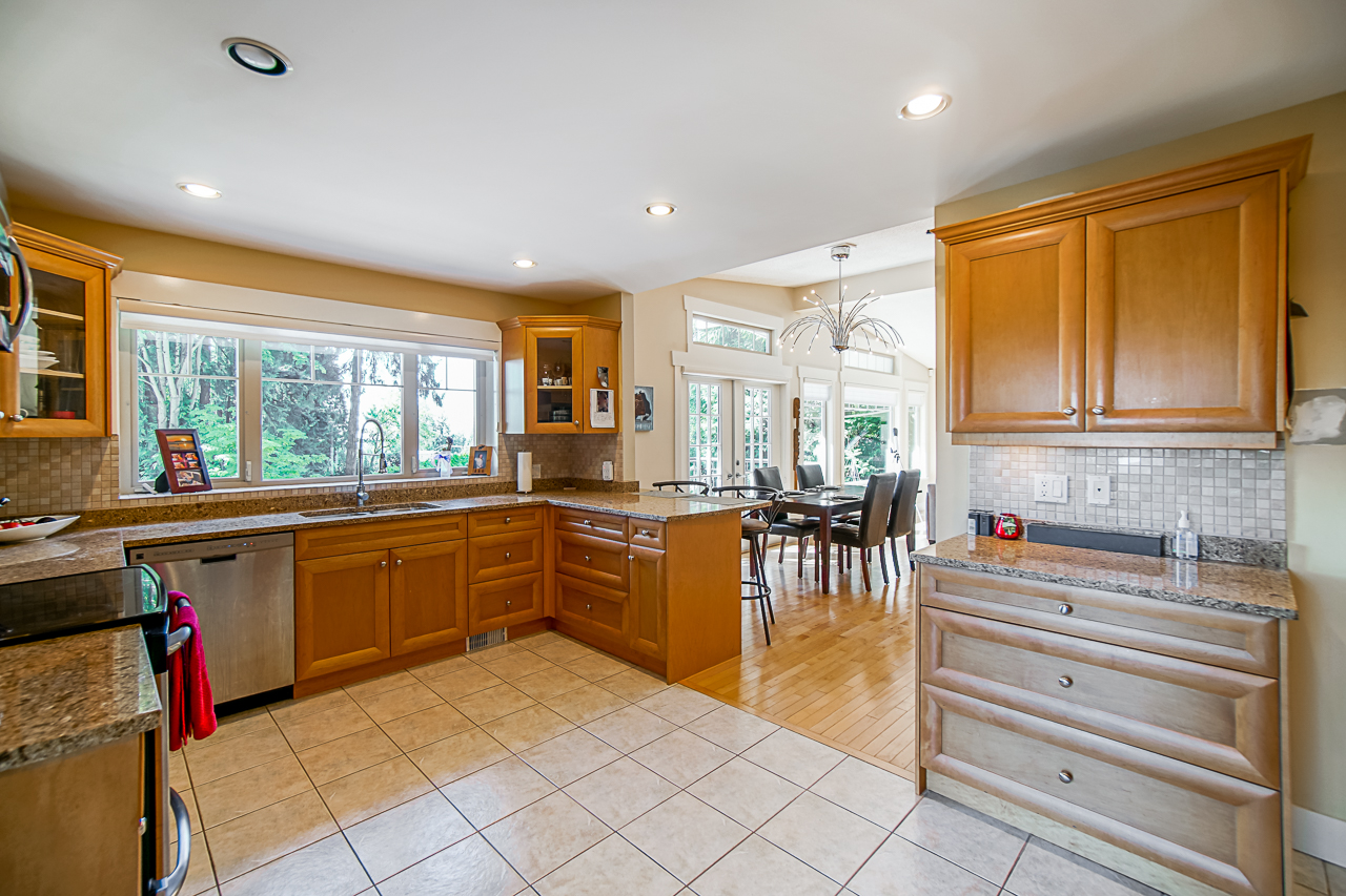 686 E Kings Road 38