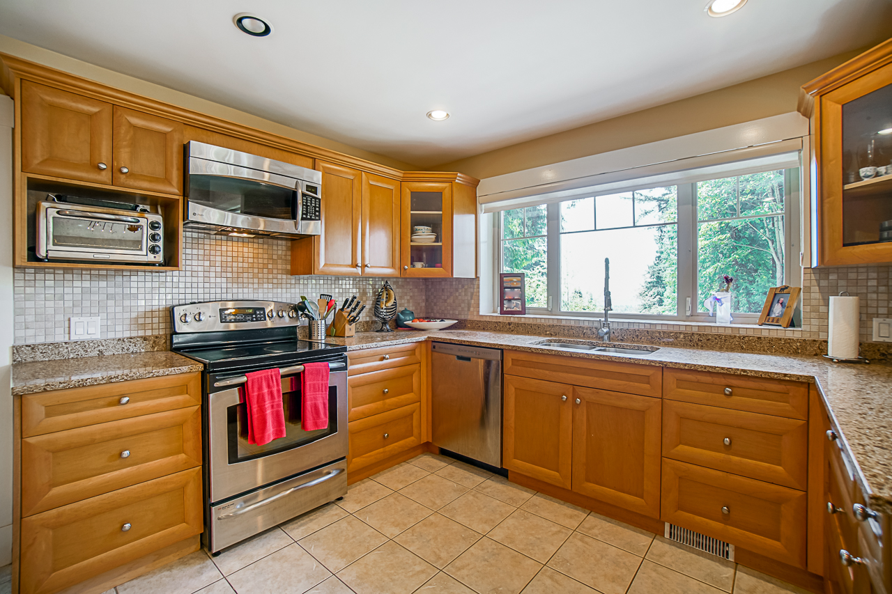 686 E Kings Road 36