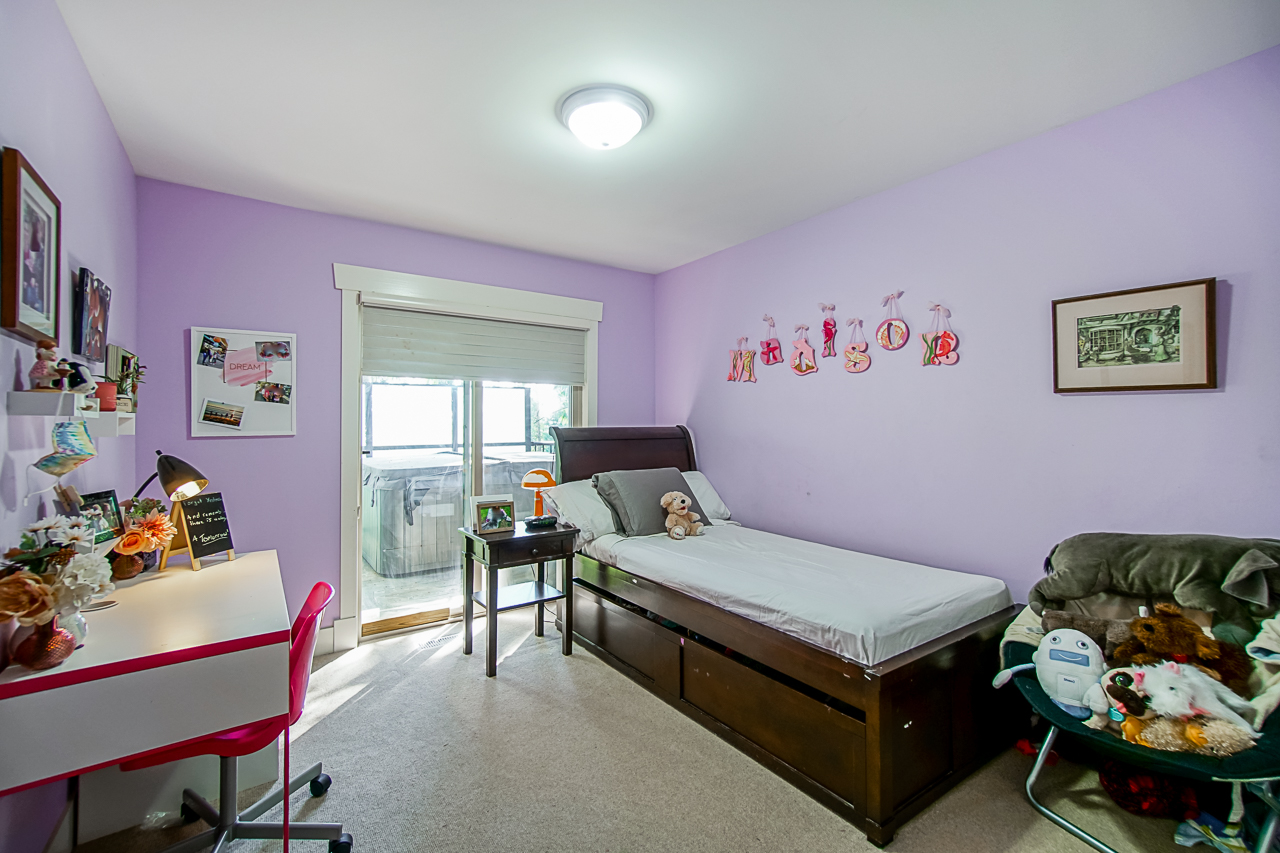 686 E Kings Road 30