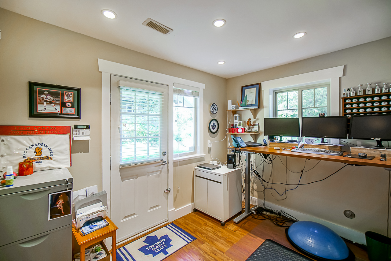 686 E Kings Road 22
