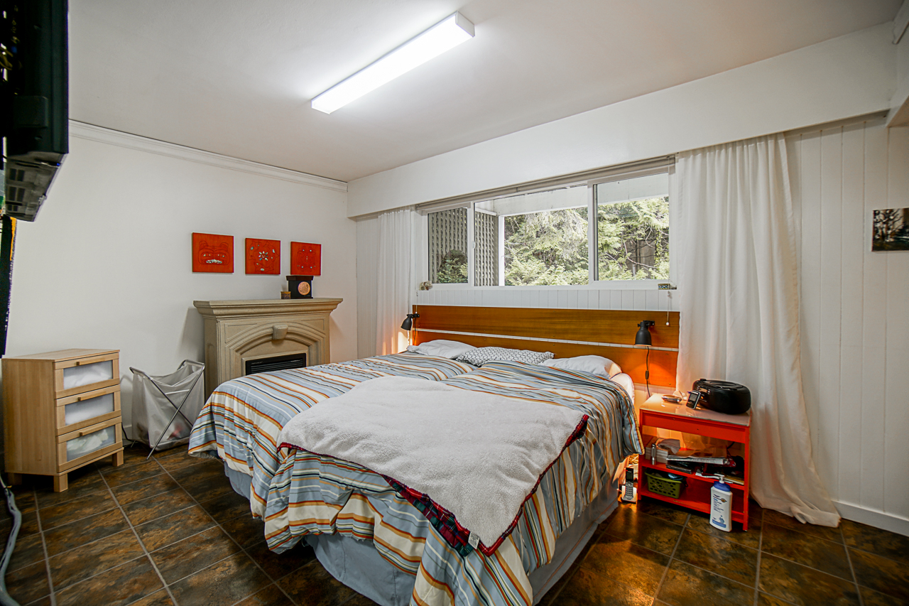 4228 Capilano Road 28