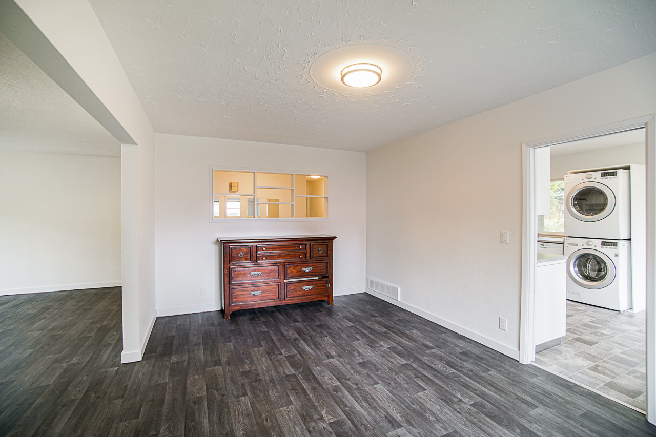 4228 Capilano Road 10
