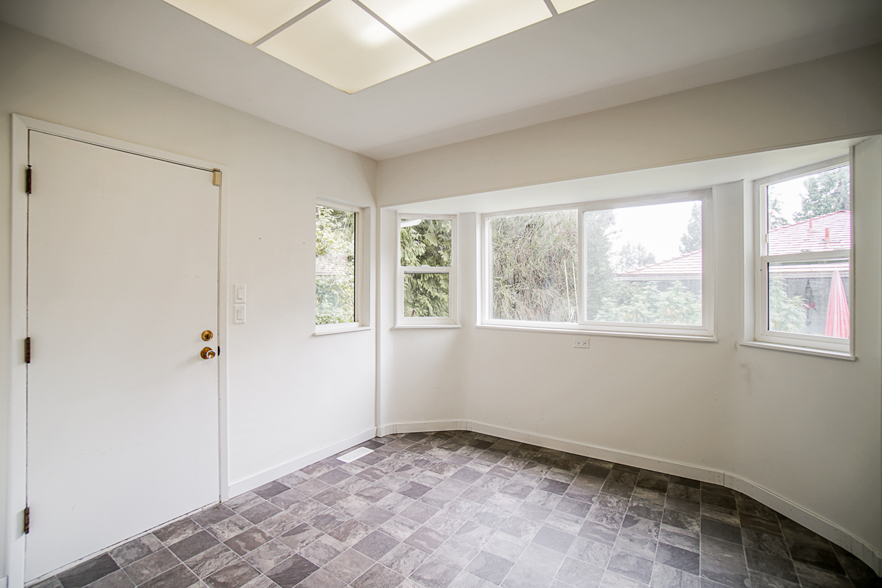4228 Capilano Road 15