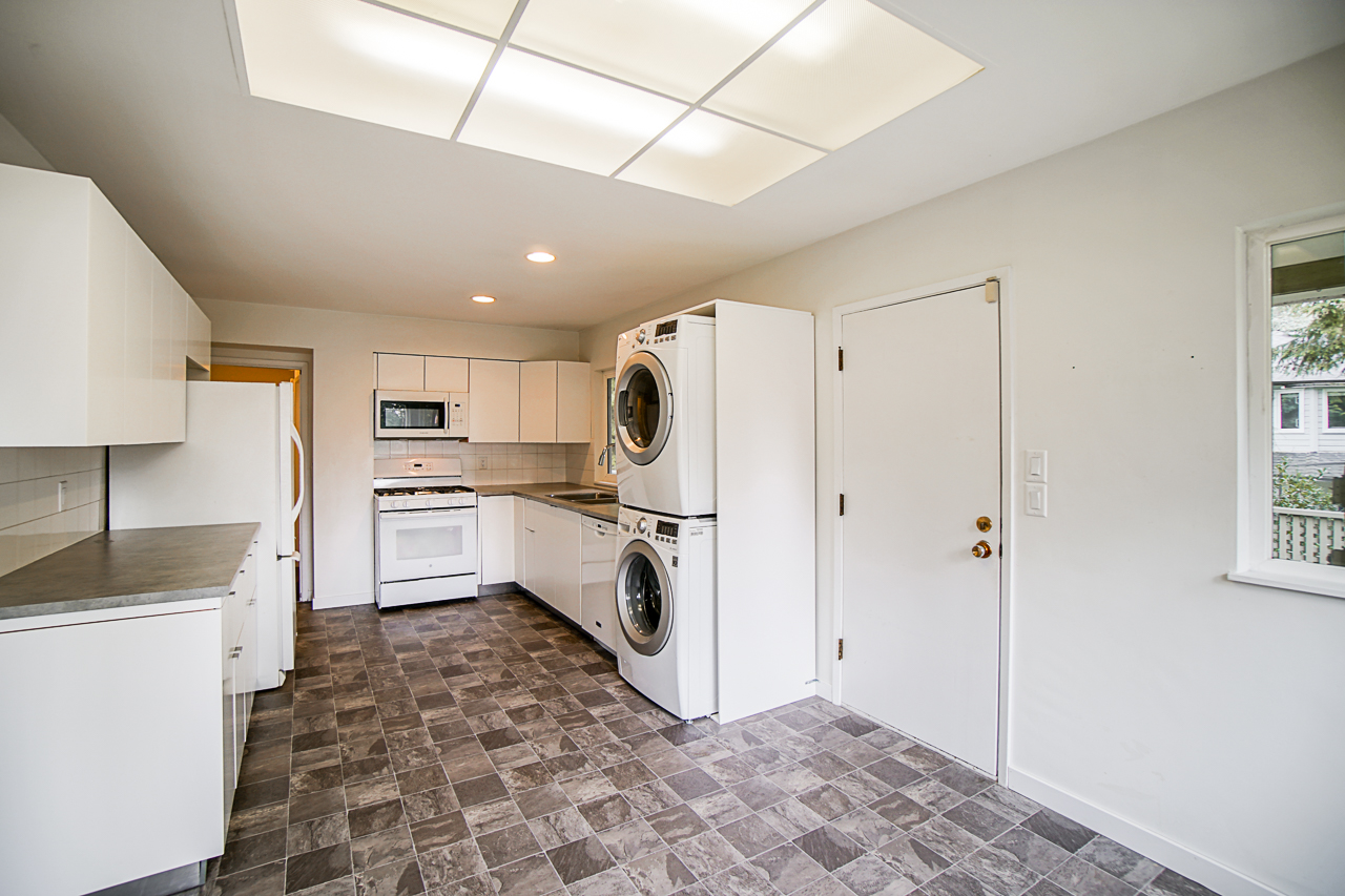 4228 Capilano Road 14