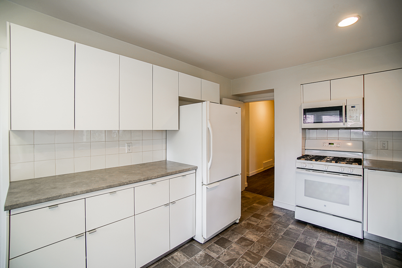 4228 Capilano Road 13
