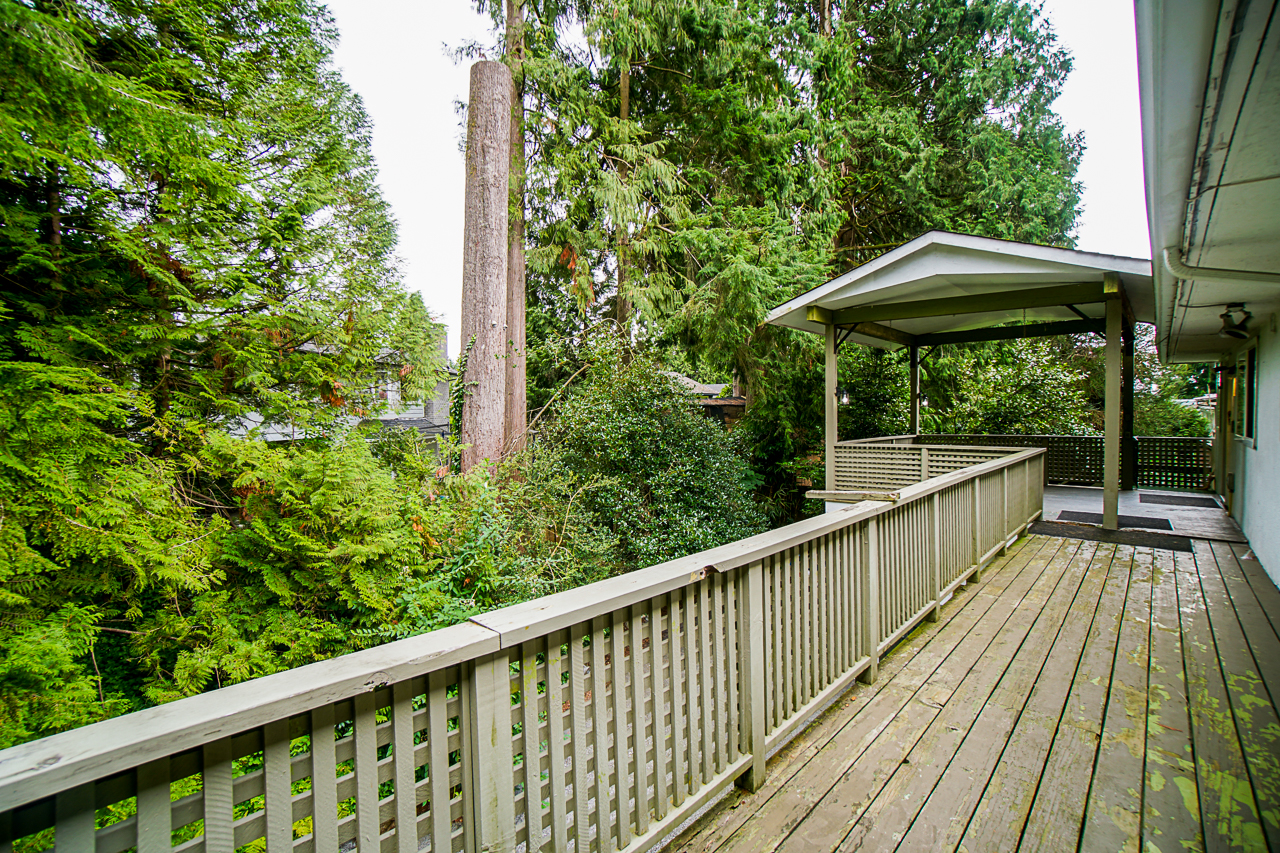 4228 Capilano Road 18