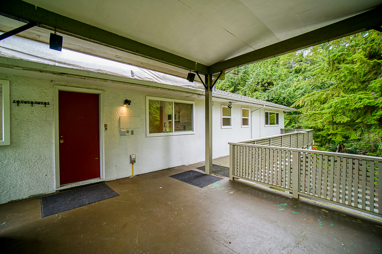4228 Capilano Road 16