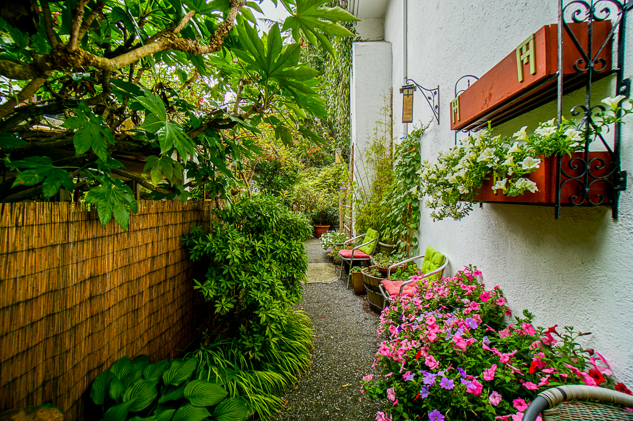 4228 Capilano Road 31