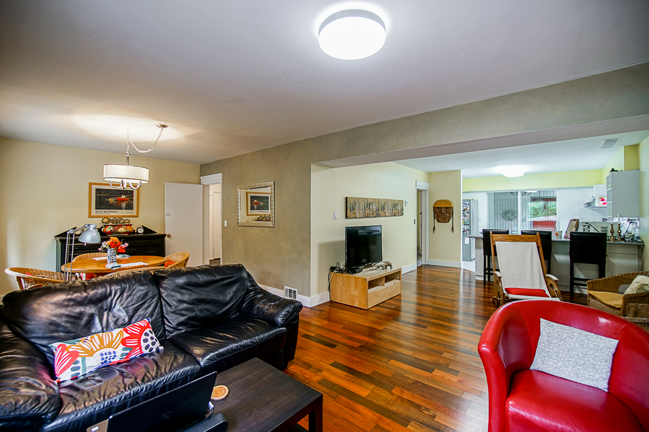 4228 Capilano Road 25