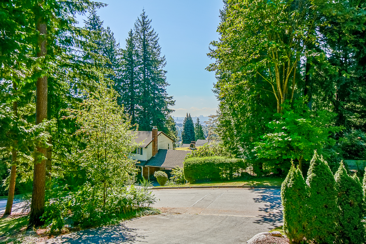 686 E Kings Road 8