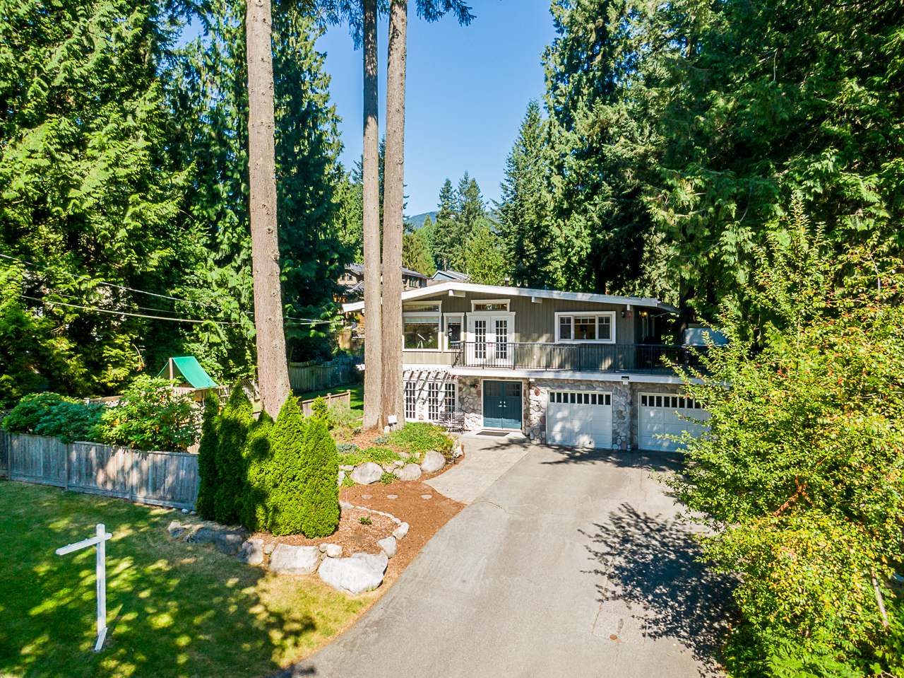 686 E Kings Road 47
