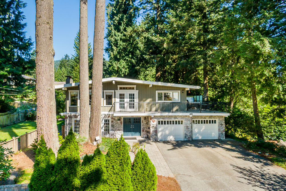 686 E Kings Rd, North Vancouver