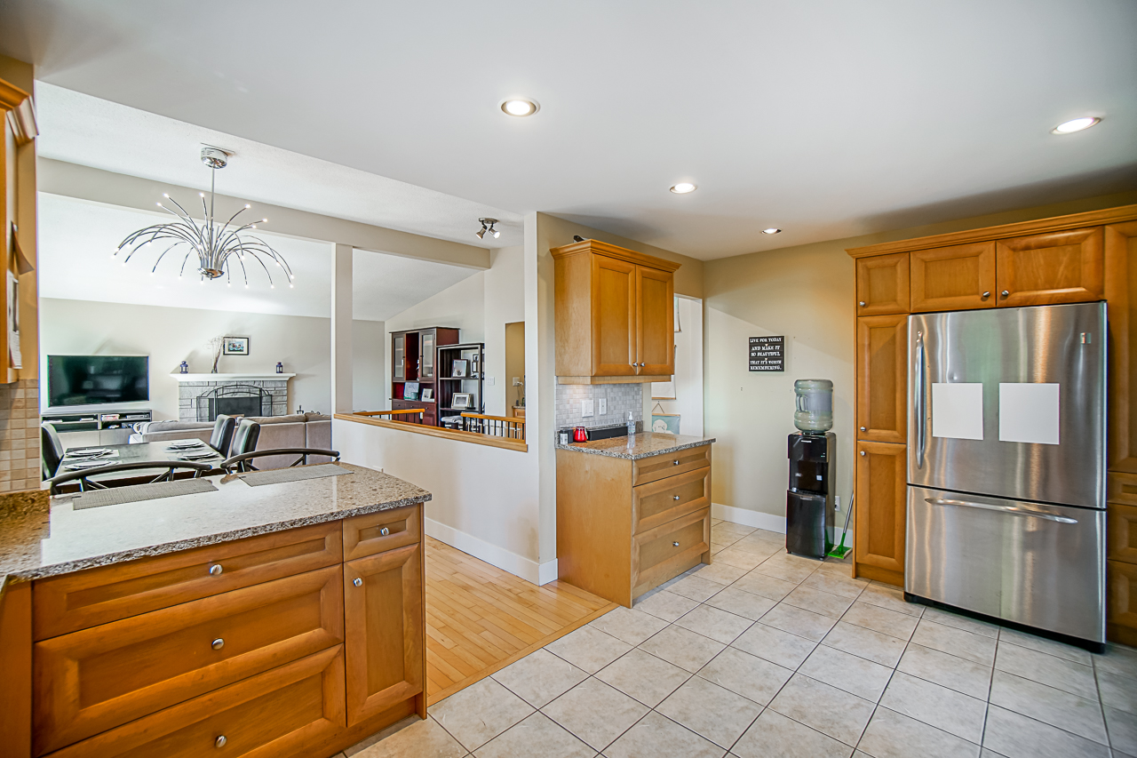 686 E Kings Road 43
