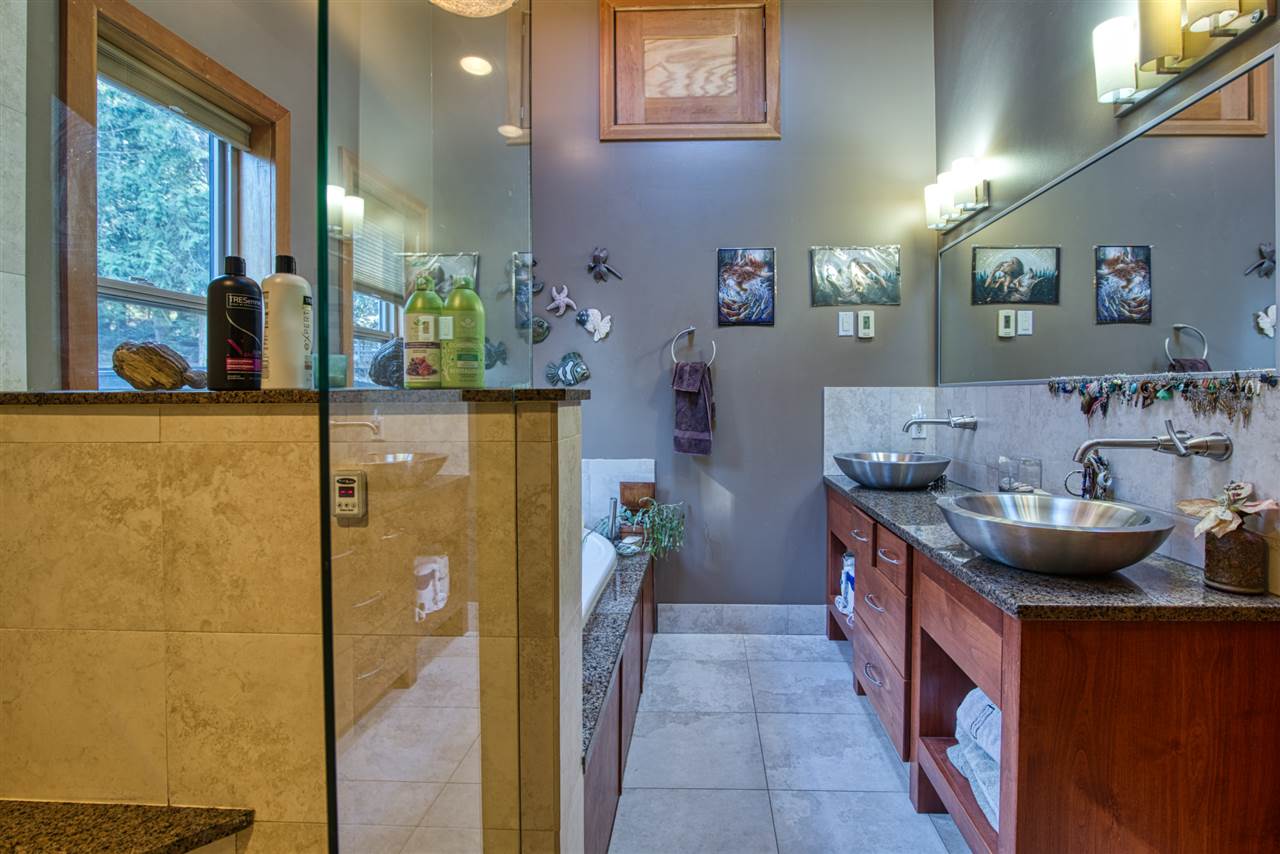 1861 North Road, Gibsons 18