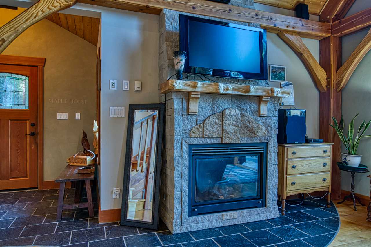 1861 North Road, Gibsons 7