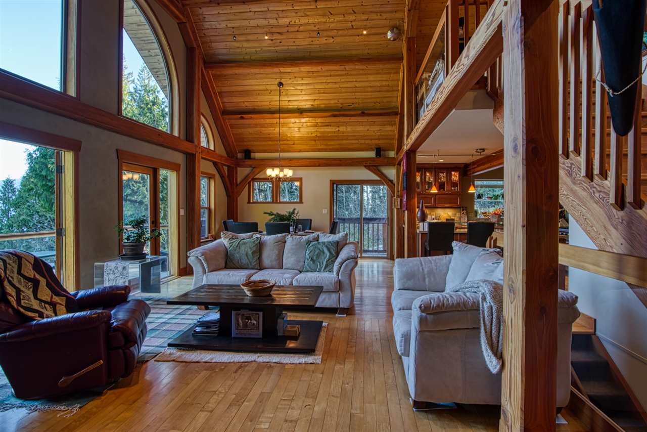 1861 North Road, Gibsons 8