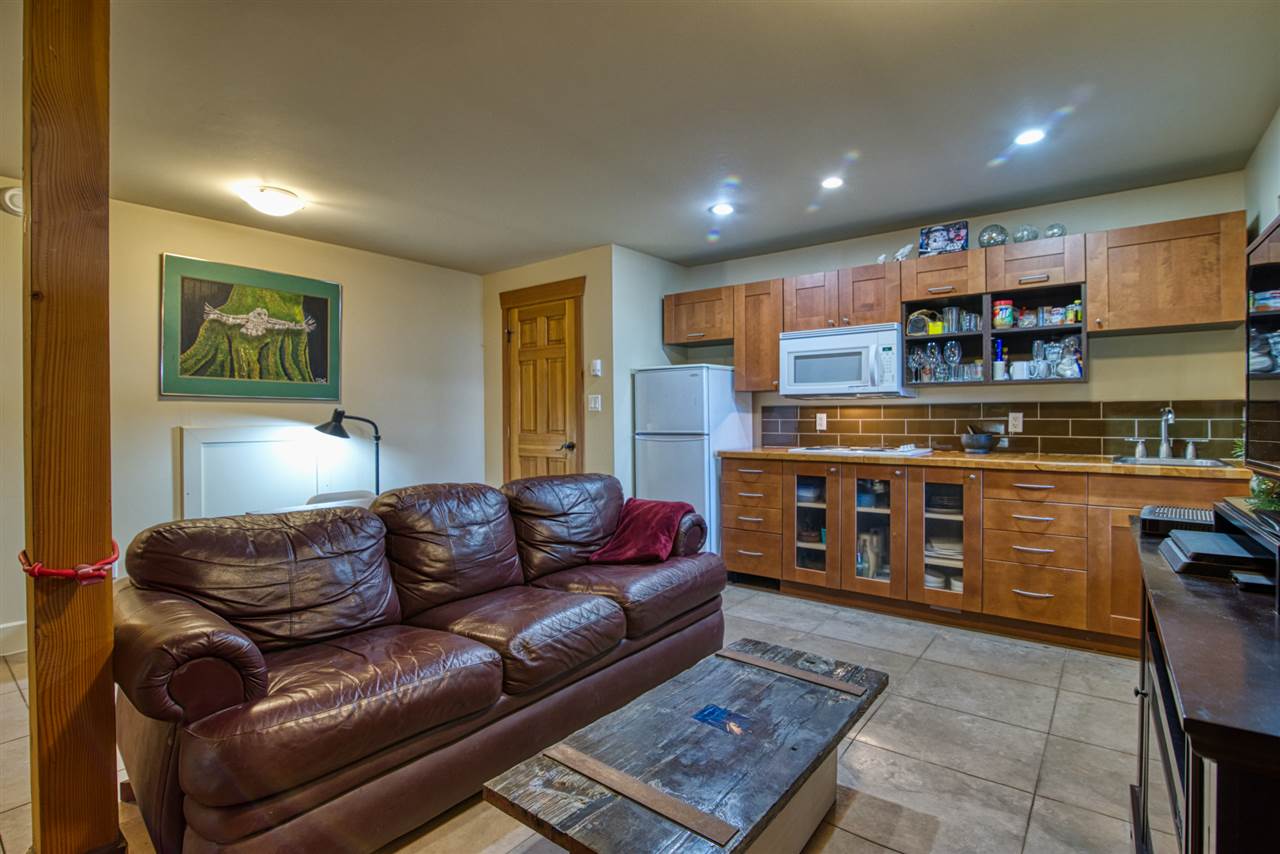 1861 North Road, Gibsons 20