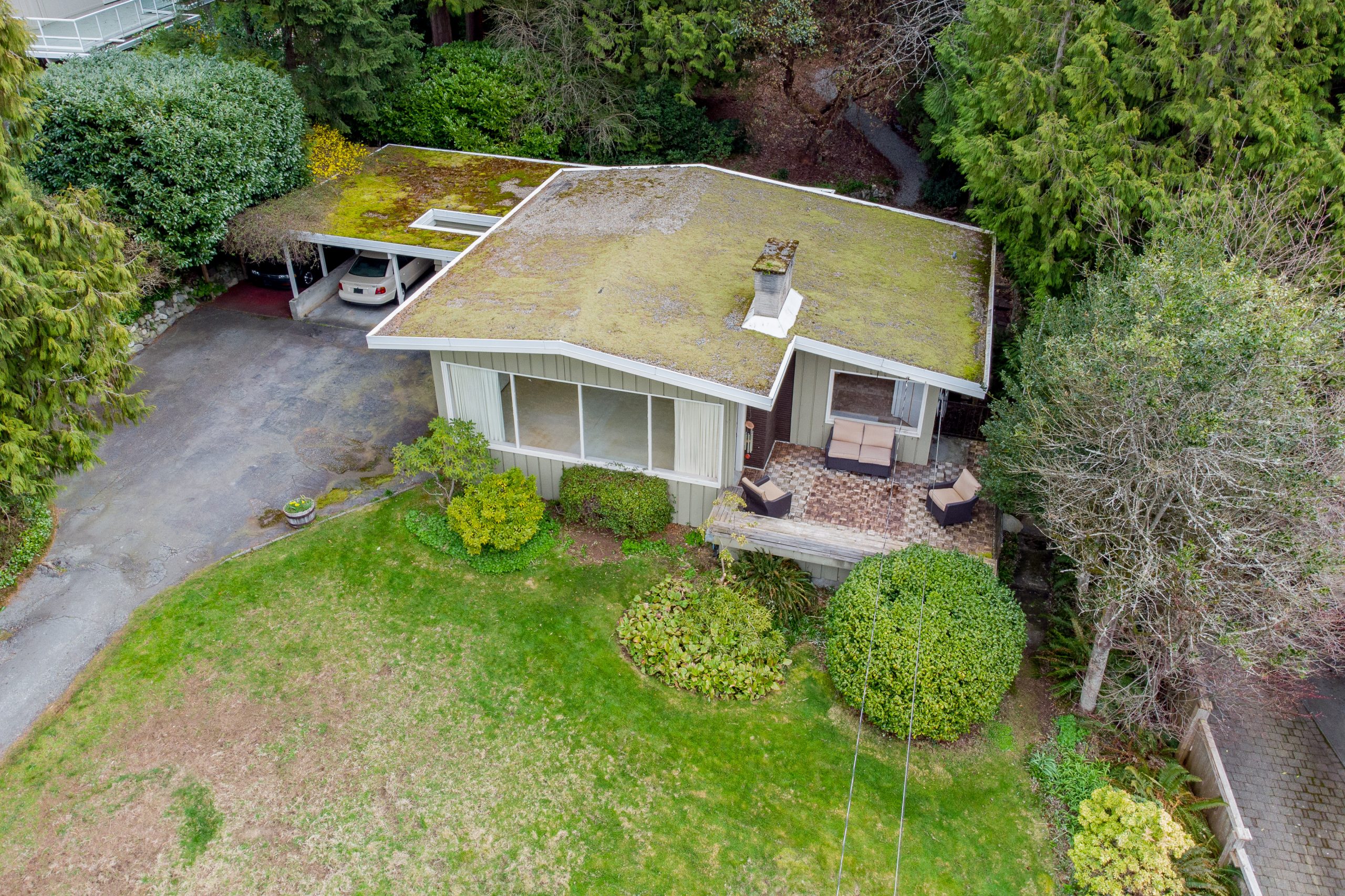 2685 Rosebery Ave 2