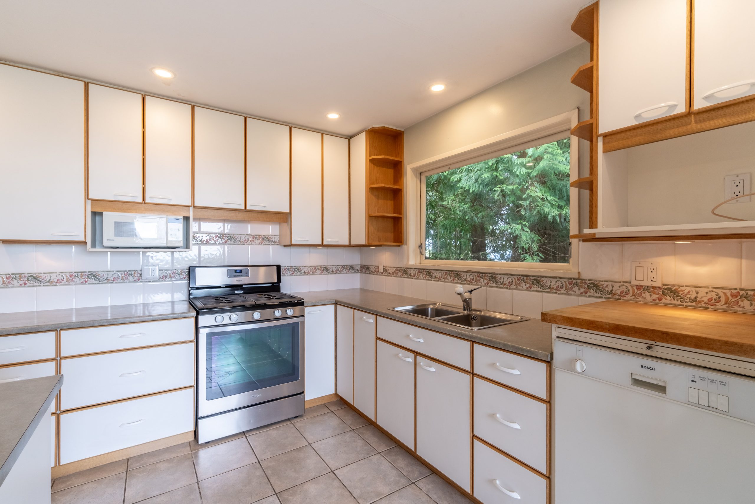 2685 Rosebery Ave 17
