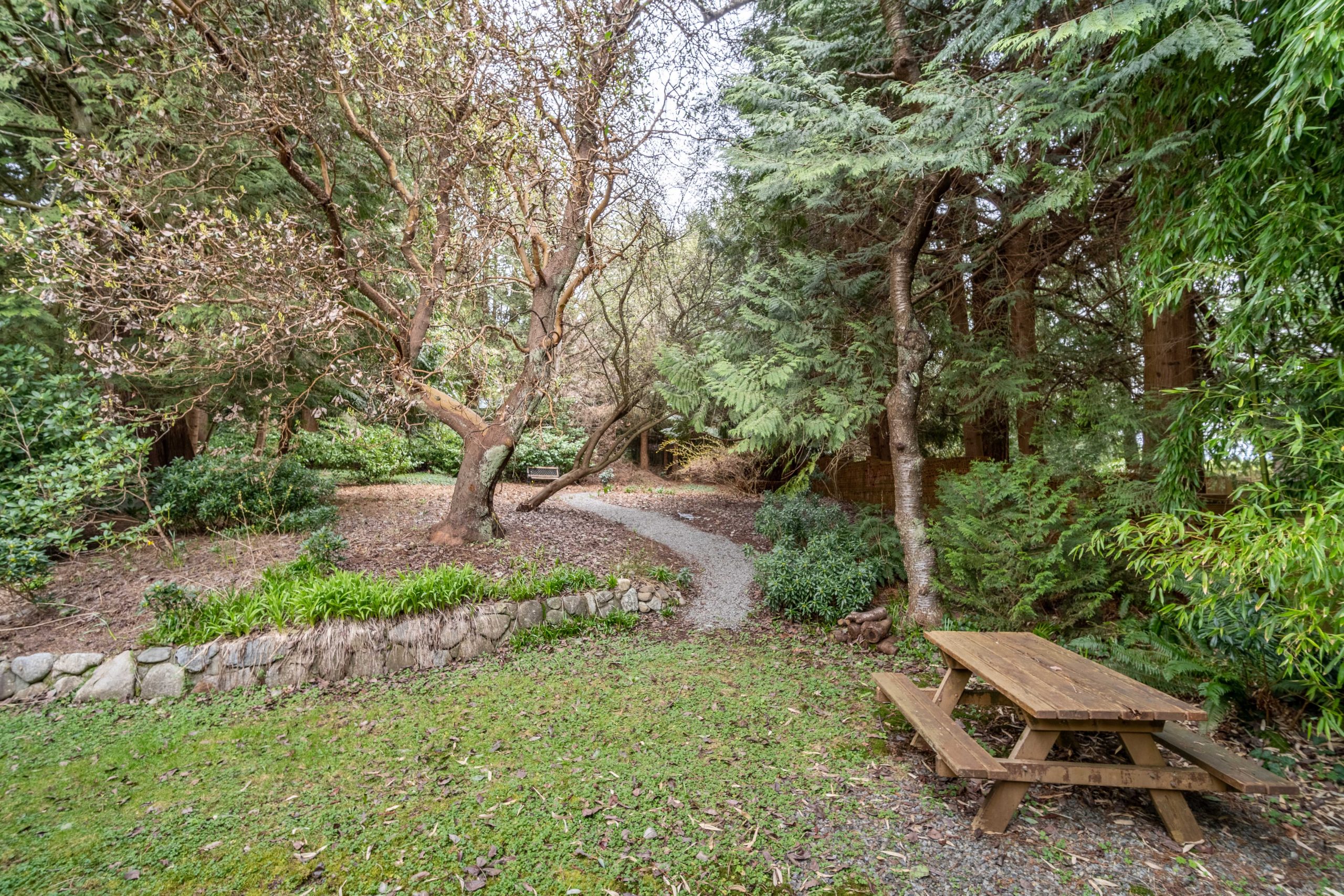 2685 Rosebery Ave 29