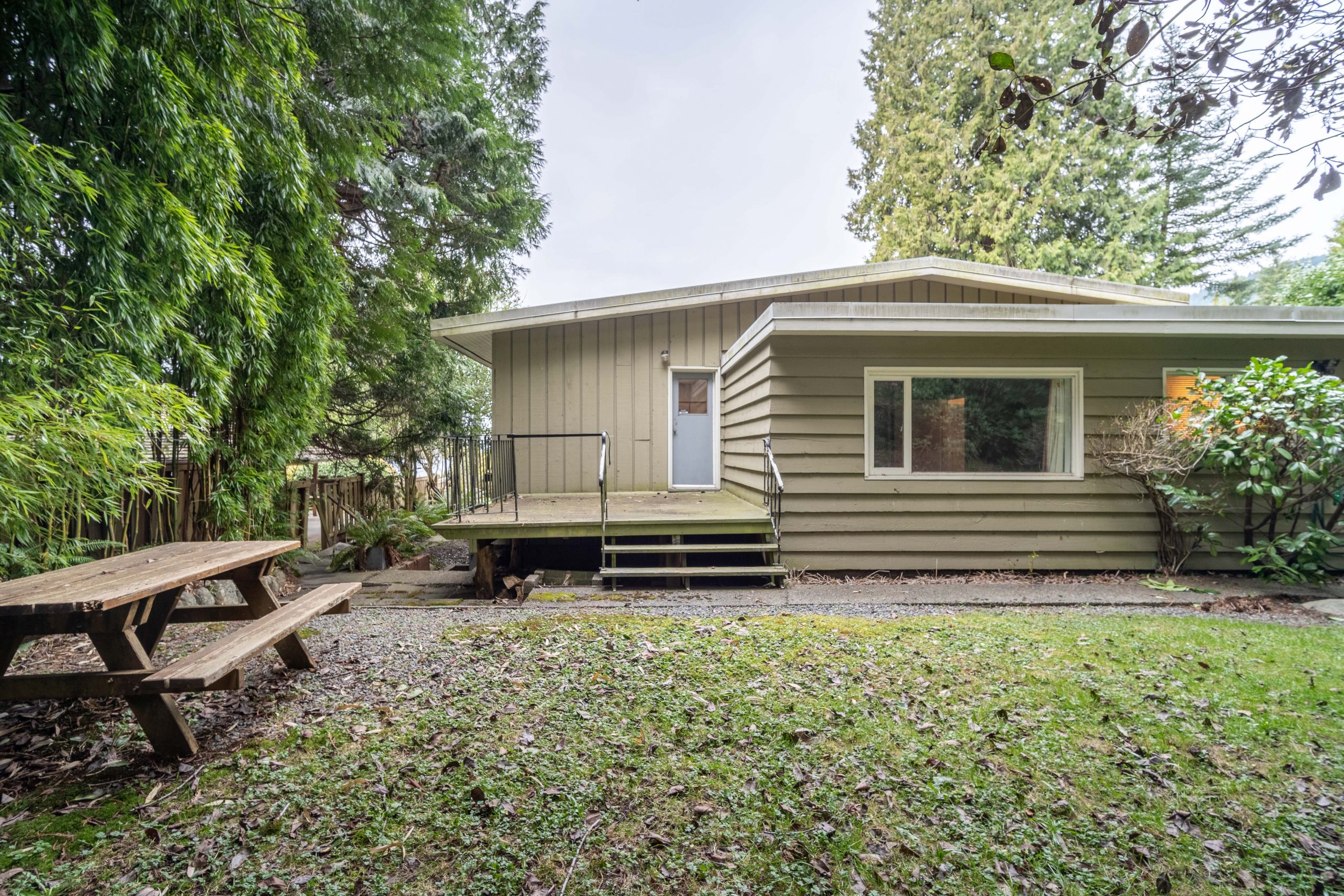 2685 Rosebery Ave 27