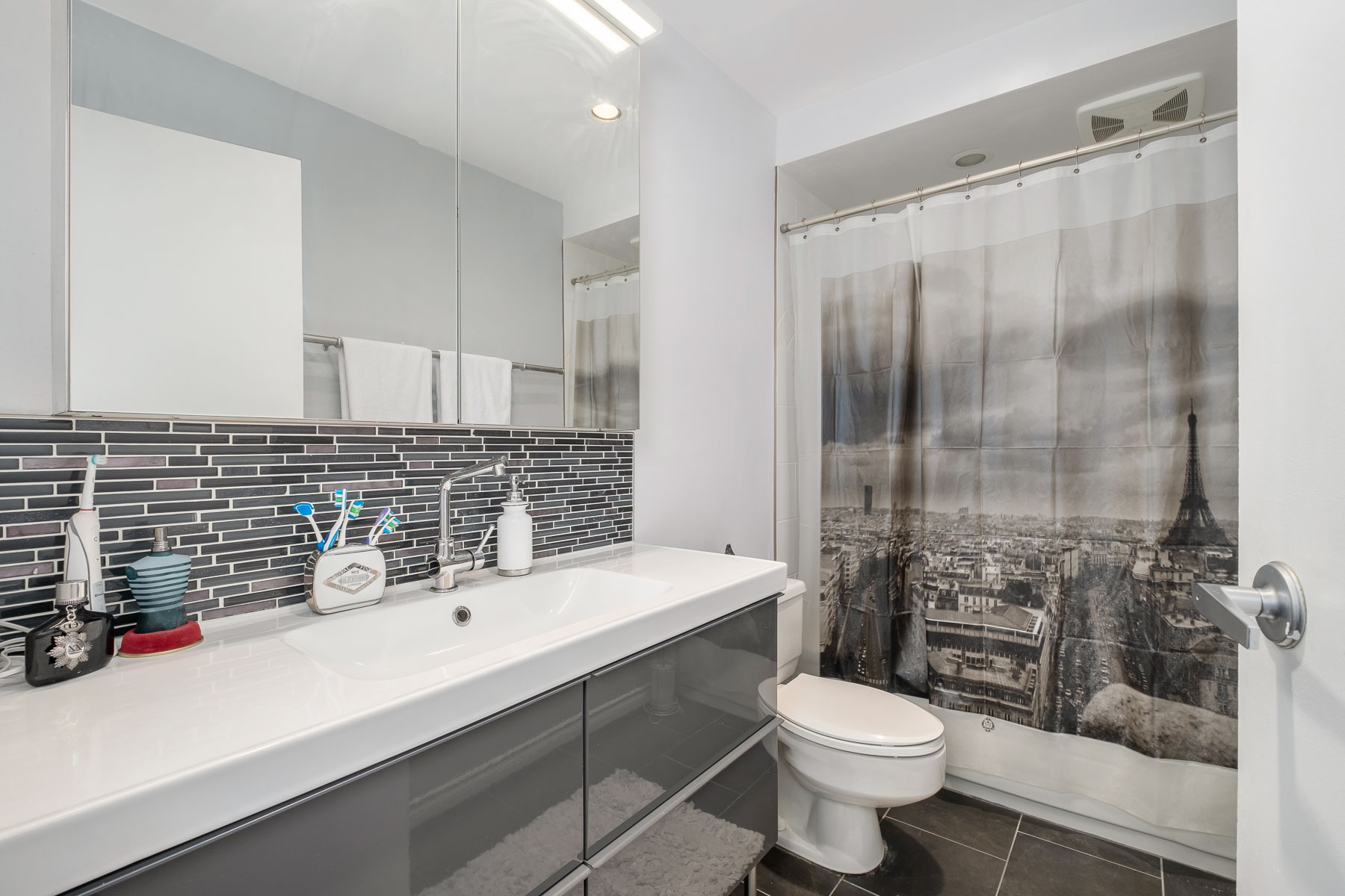 6325 Chatham Street, West Vancouver 17