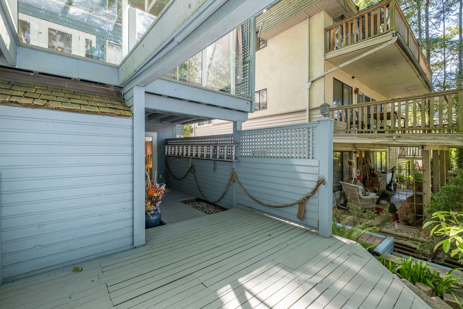 6325 Chatham Street, West Vancouver 26