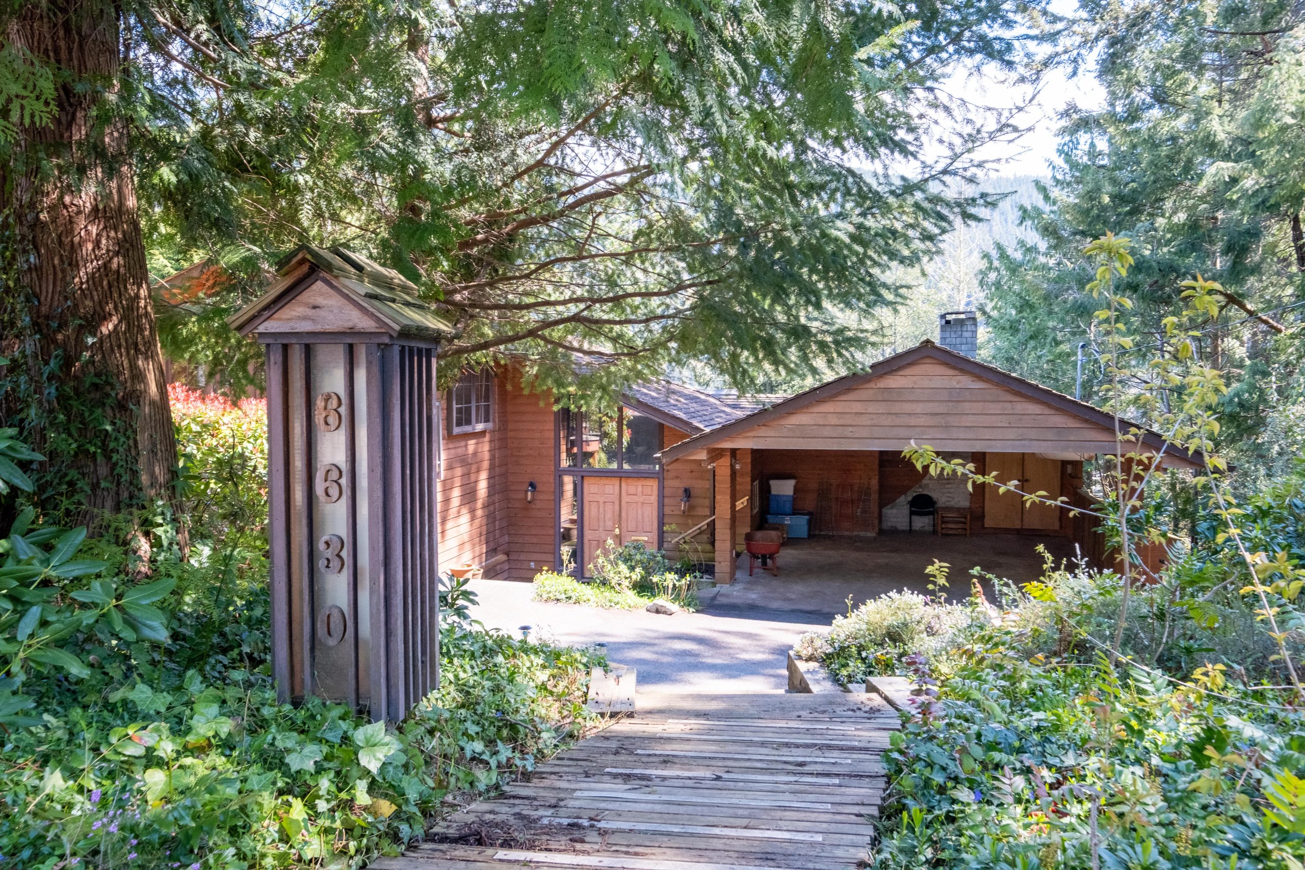 6630 Madrona Cres, West Vancouver 2