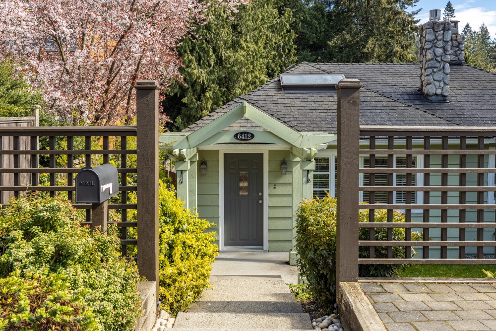 6412 Wellington Ave, West Vancouver