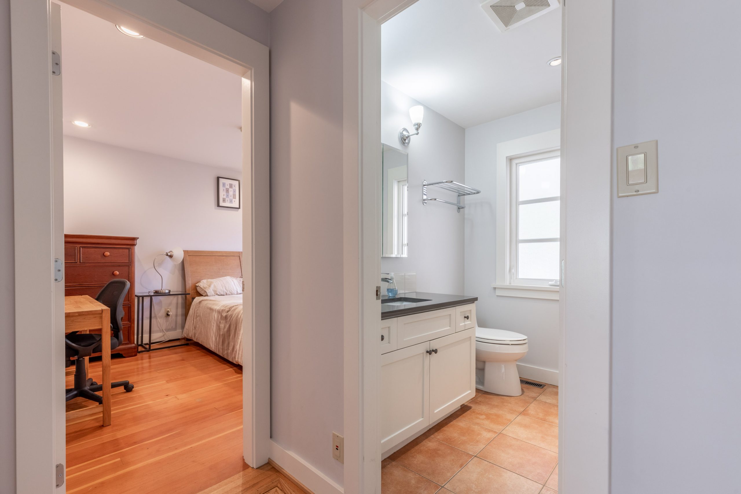 6412 Wellington Ave, West Vancouver 24