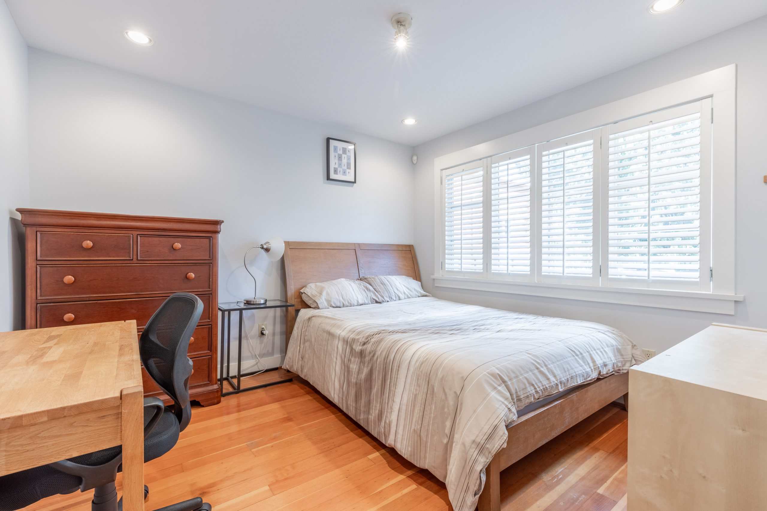 6412 Wellington Ave, West Vancouver 23