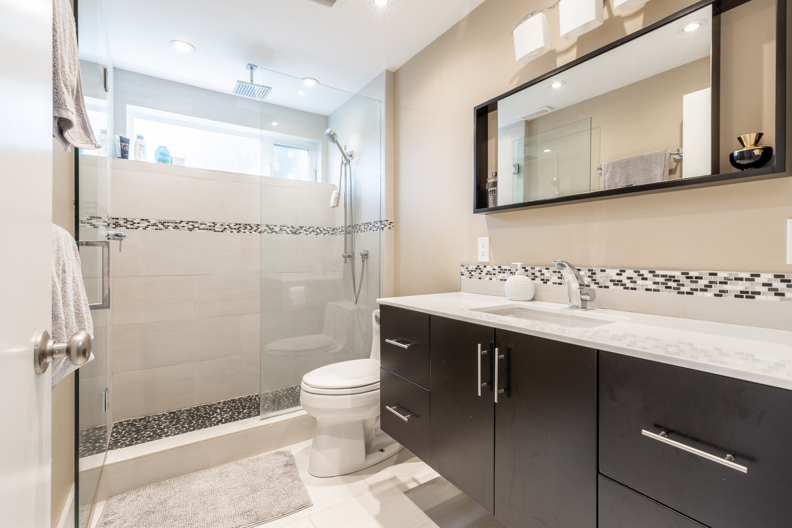 6412 Wellington Ave, West Vancouver 22