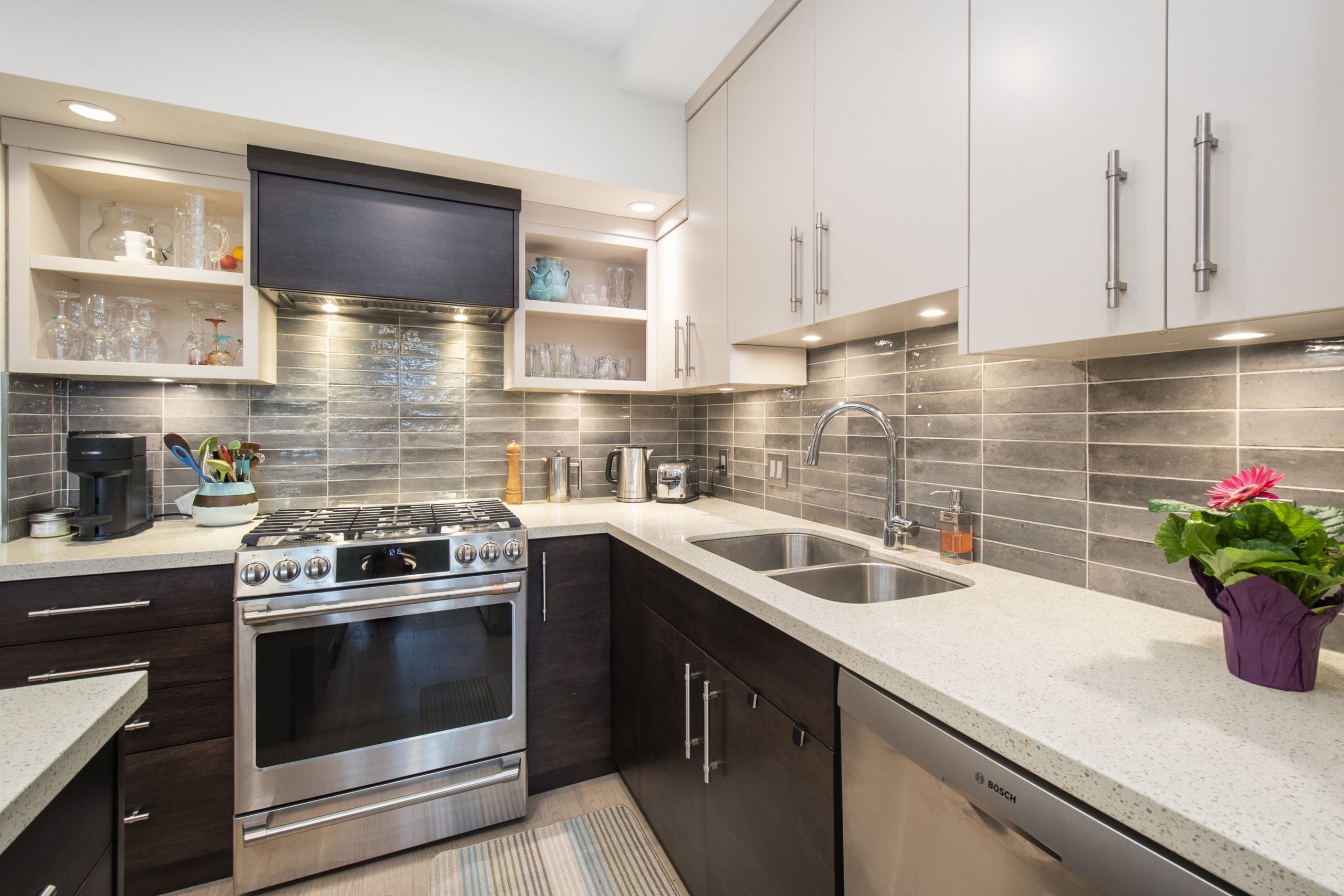 106 683 W Victoria Park Ave, North Vancouver, BC, V7M 0A2 10