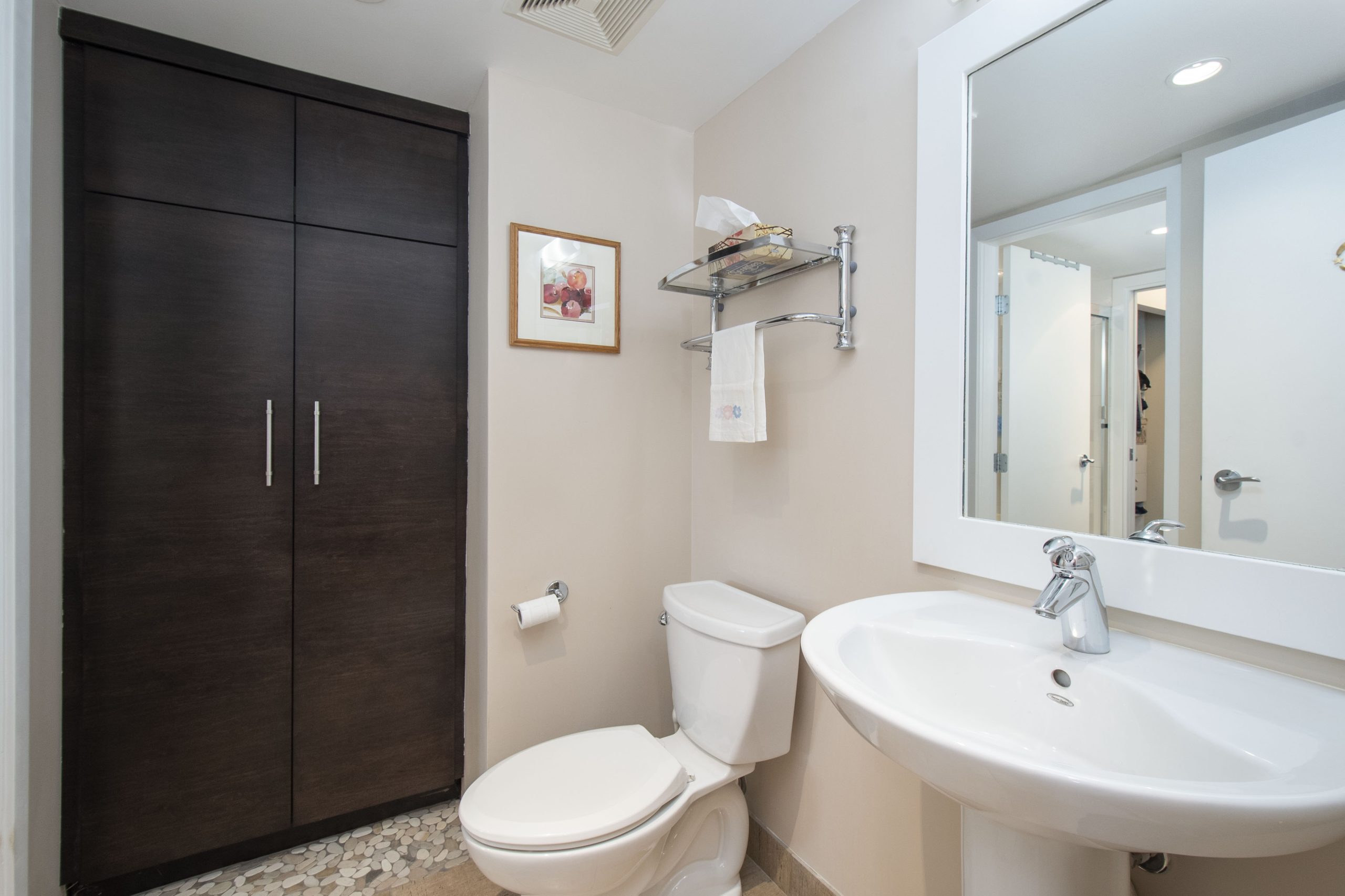 106 683 W Victoria Park Ave, North Vancouver, BC, V7M 0A2 16